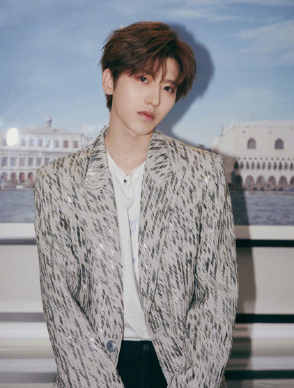 2020蔡徐坤上海演唱会（时间+地点+票价）