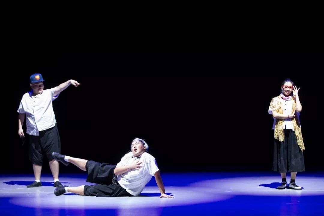 话剧三人行不行唐山站2