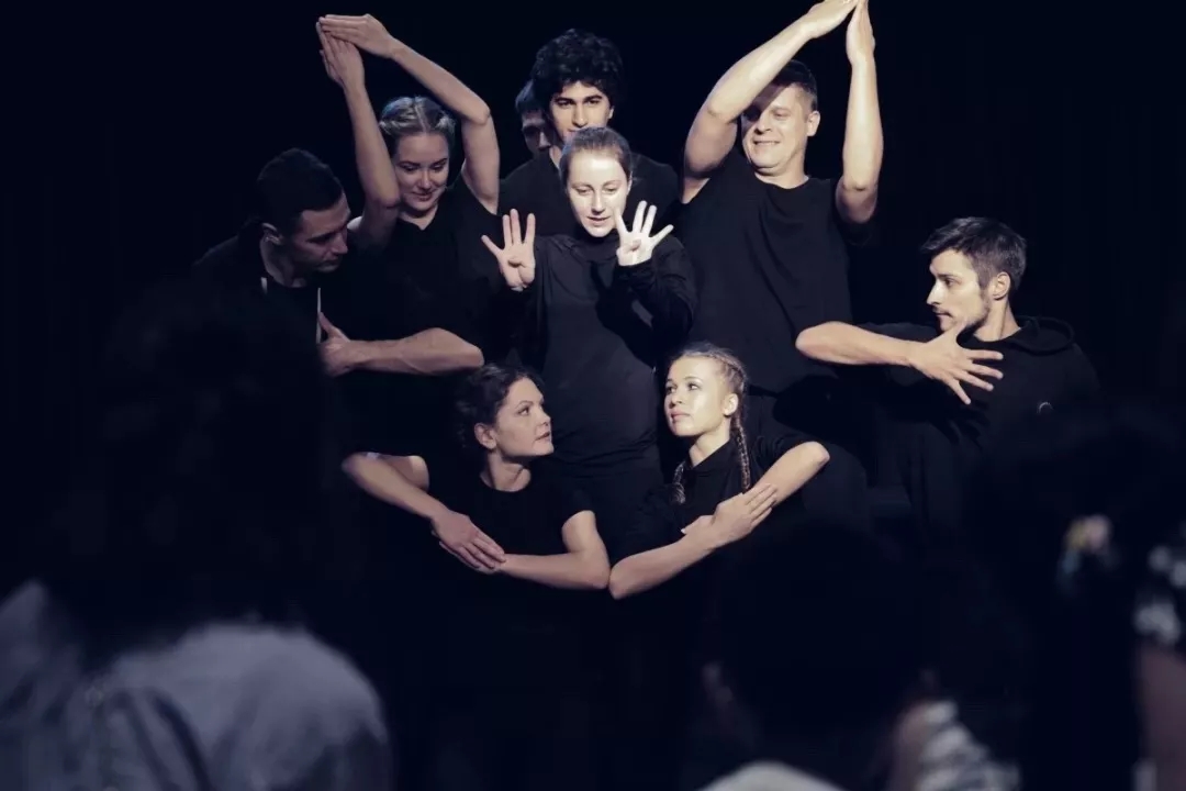 形体剧魔法师的白手套泉州站3