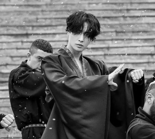 张艺兴新歌MV上线了，2020张艺兴全国巡回演唱会还远吗？