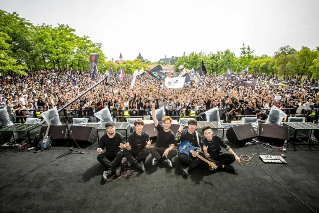 雪沉乐队洛阳演唱会