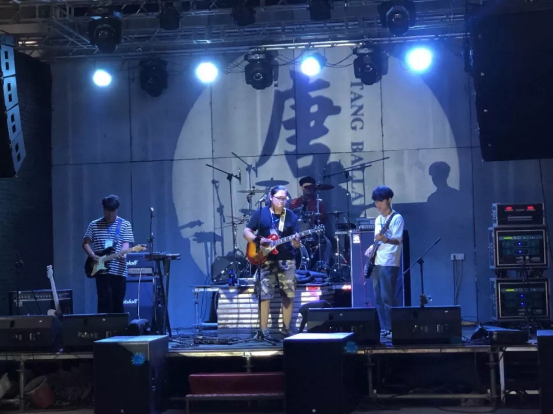 雪沉乐队洛阳演唱会