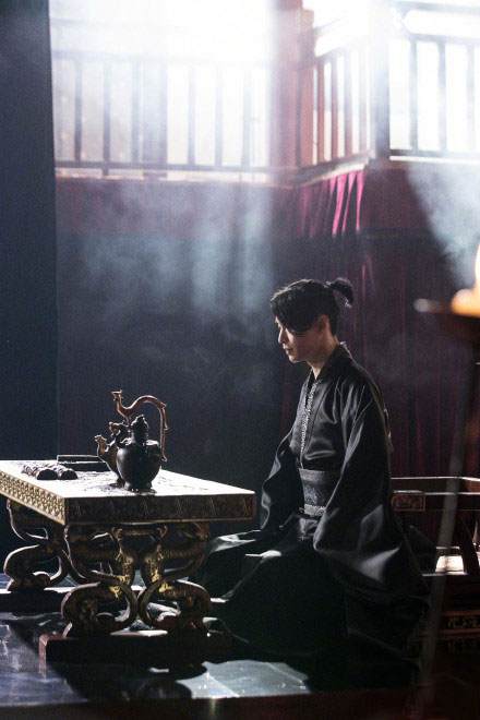 张艺兴新歌MV上线了，2020张艺兴全国巡回演唱会还远吗？