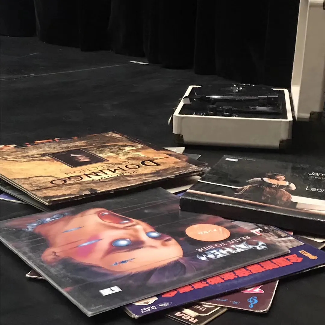 2021女性独角戏《亿万次的孤独和每个身边的你》-青岛站