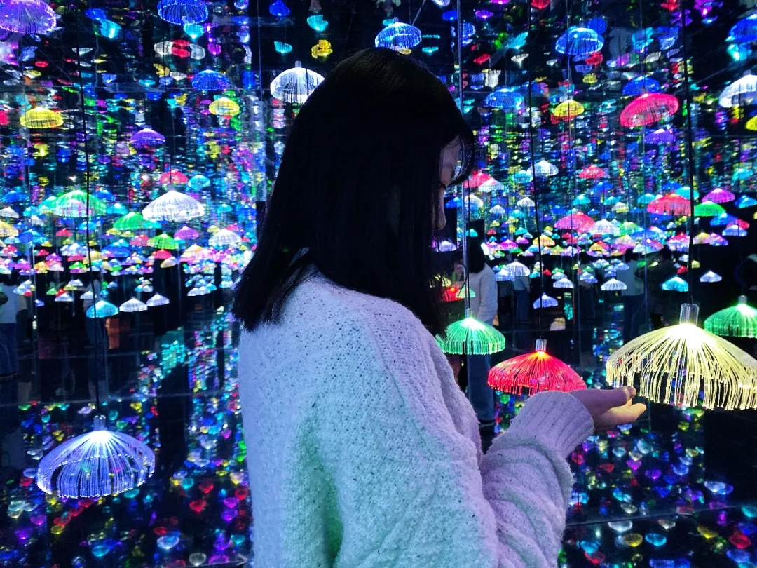 哈尔滨锦鲤星空艺术展