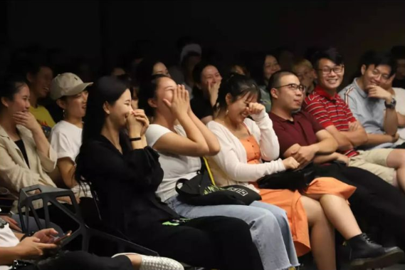广州无忧喜剧笑果脱口秀