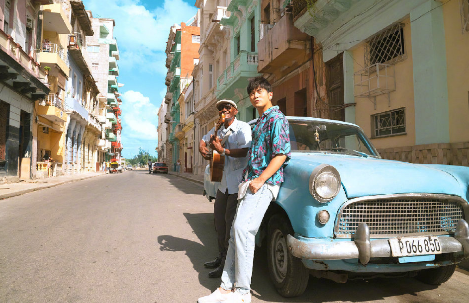 周董发行新歌《Mojito》,这个爱喝奶茶的男人竟然不喝奶茶了?