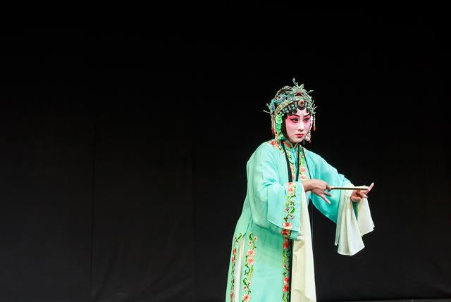 昆剧《艳云亭 痴诉点香》《牡丹亭 寻梦》《吟风阁 罢宴》苏州站