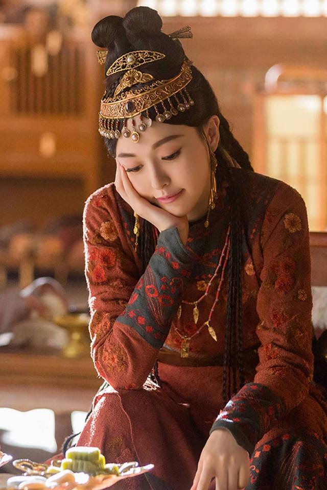 唐嫣新剧造型发布 产后首部传奇大剧