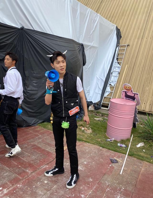 《快乐大本营》选常驻新人 联合八大经纪公司 路透名单曝光