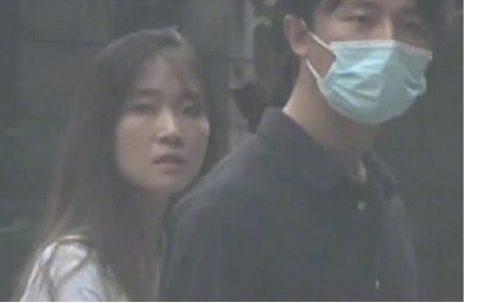 黄轩大方承认恋情，被网友称为“真男人”