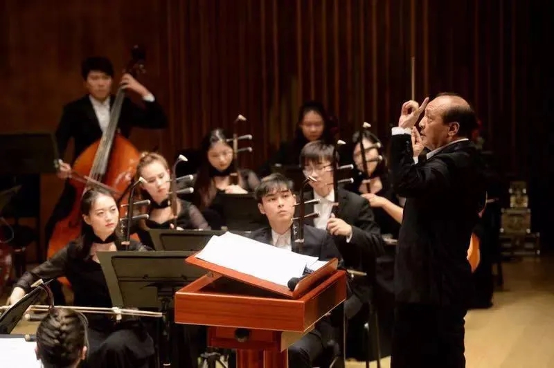 《又见彩虹》重庆音乐会