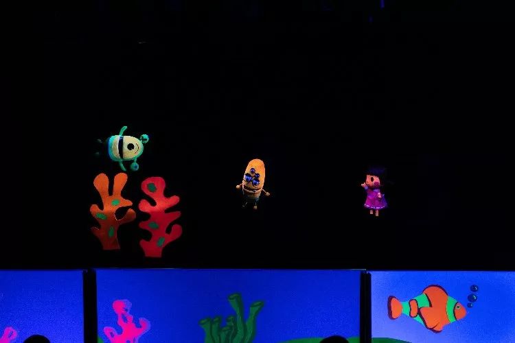 2020黑光剧《神奇的地球》宁波站