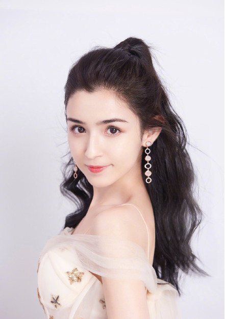 《快乐大本营》选拔新人啦！32位候选人谁将成常驻MC呢？