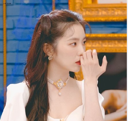 “南韩第一神颜”裴珠泫，公主造型曝光！