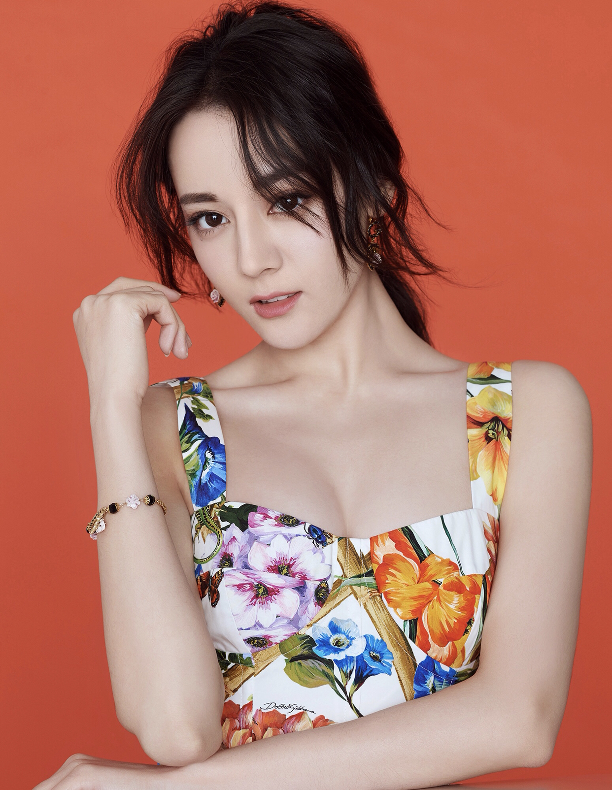 迪丽热巴的全名为什么那么长?她是中国的吗?
