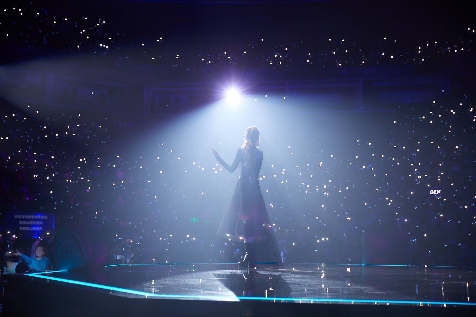 邓紫棋出道十二周年 初心未变勇往直前!