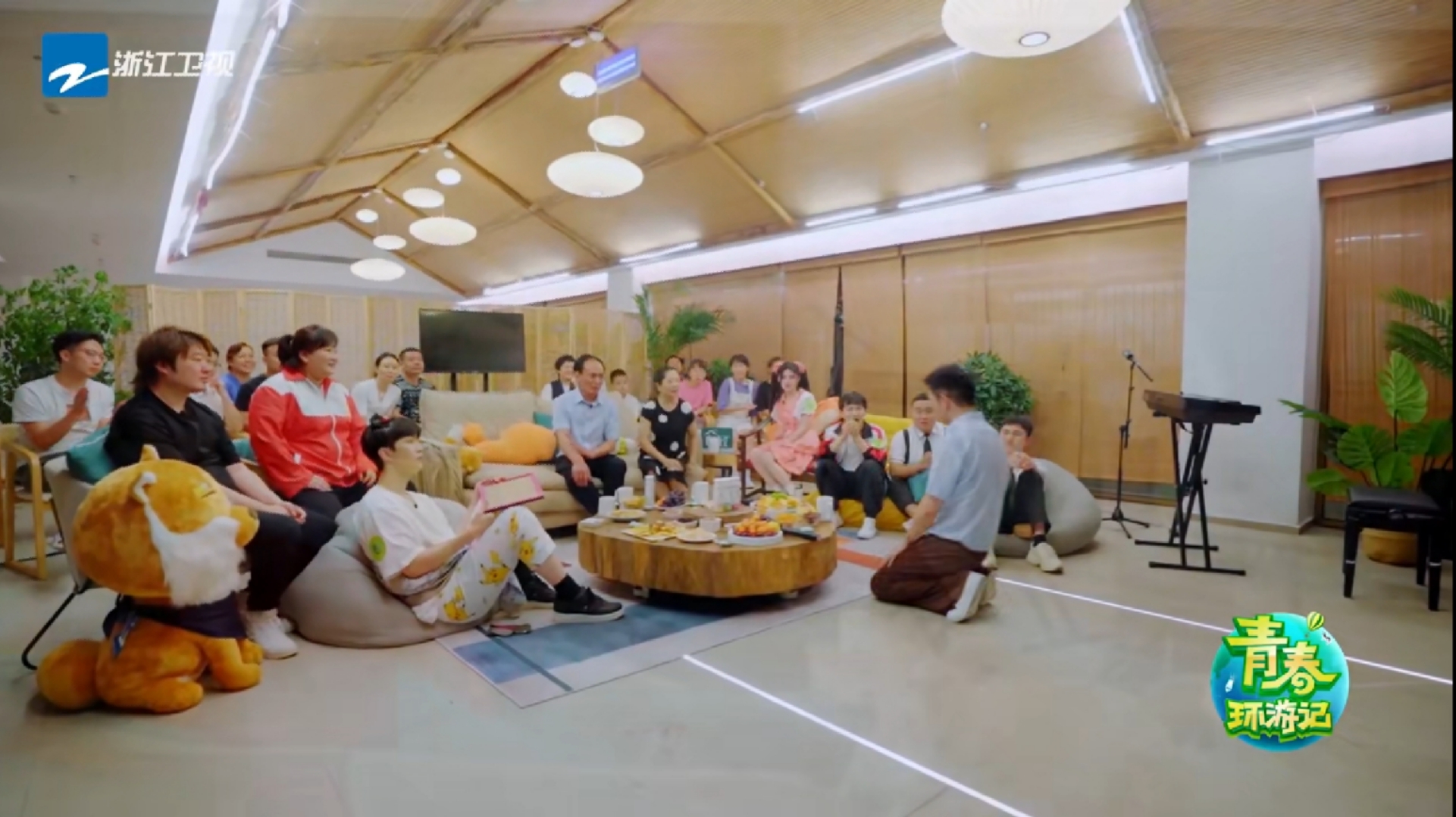 杨迪下跪感谢父母 这一幕太催泪！