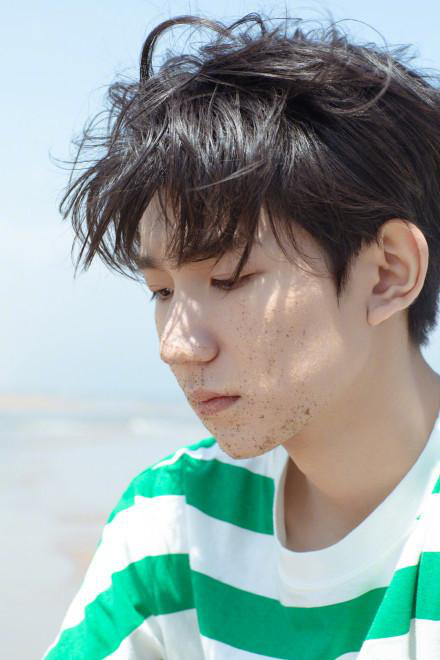 王源新EP《肆百击》释出  陪你探索王源的不止四百种可能