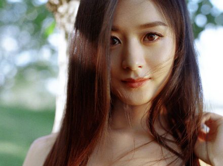 赵丽颖身穿露背小黑裙 这颜值绝了啊！