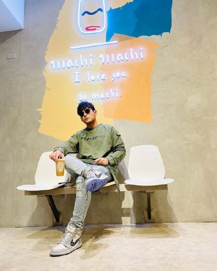 用餐遭偷拍！周杰伦在社交平台发文怒了