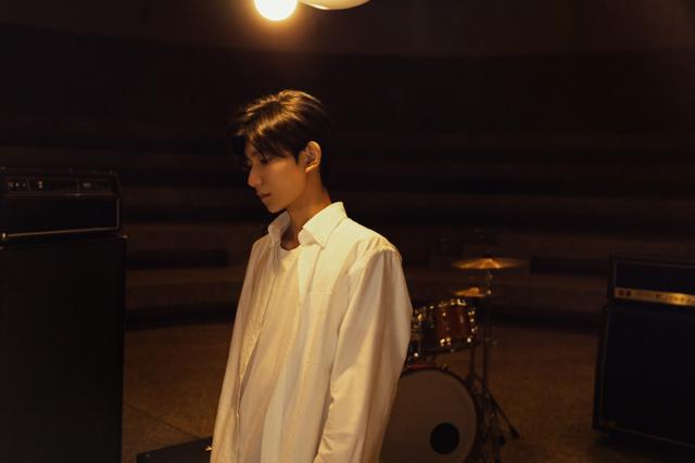 王源新歌《四百击》，上线2小时20分夺获由你榜单TOP1！