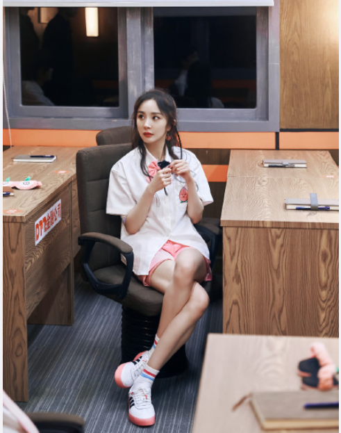 《密室大逃脱》杨幂撒娇NPC躲过一劫  郭麒麟表示羡慕