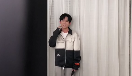 易烊千玺被工作室偷拍？真帅！