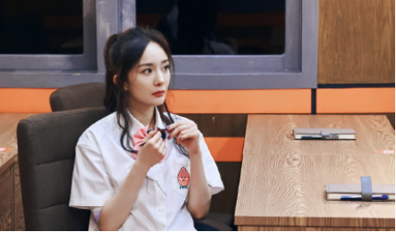 《密室大逃脱》杨幂撒娇NPC躲过一劫  郭麒麟表示羡慕