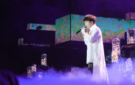 又是被周深歌声征服的一天 翻唱《烟花易冷》真的是太好听啦！