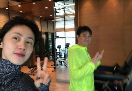 黄磊为老婆孙莉庆生 亲爱的莉姐,生日快乐!爱你