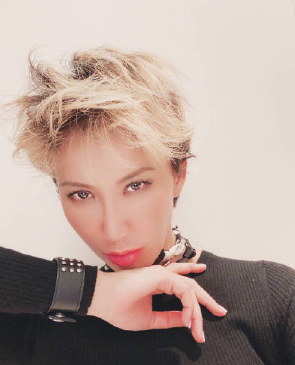 李玟回应婚变 和过去一样仍然在被爱与爱中