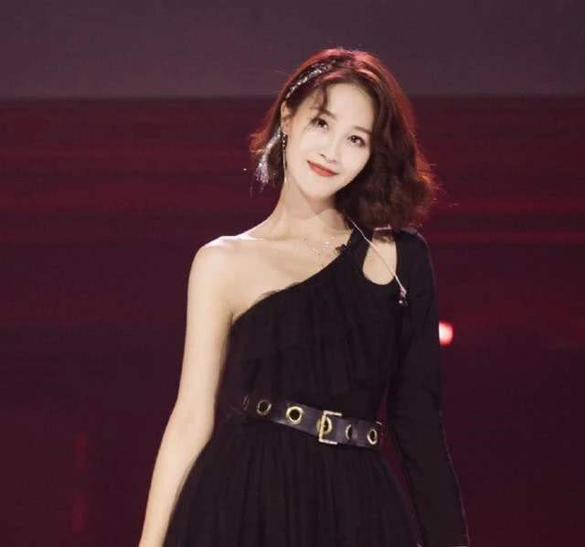 伊能静为蓝盈莹写小作文，安慰对方“做你自己就好”