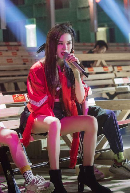 歌手郁可唯内心：我是一个浪漫且害怕别离的人