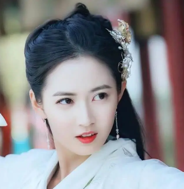 陈钰琪秒删微博：适可而止，不要太过分  引网友在线解疑