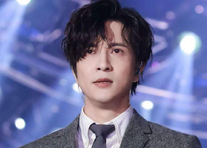 薛之谦新歌《天外来物》席卷多榜，成功的背后源于“惜才”