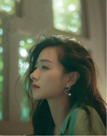 万茜受伤后首次复工,网友直呼心疼!