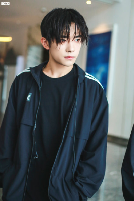 易烊千玺送抗疫粉丝新婚红包，太正能量了！