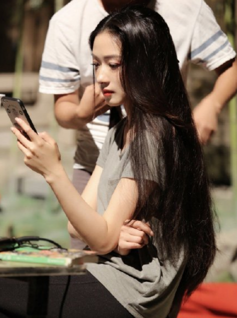 万茜经纪人发长文回应争议 粉丝在线回应：筒子永相随