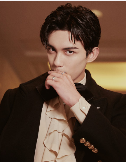 吴磊听自己唱的rap笑到半夜 网友表示：被可爱到了