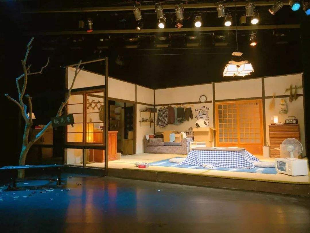 话剧《杏仁豆腐心》