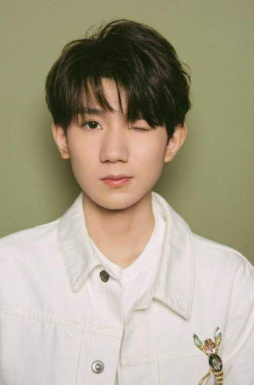 王源化身人机合一新人类 未来感超强！