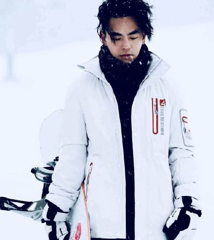 柯有伦宣布喜讯 周杰伦师弟39岁柯有伦喜当奶爸