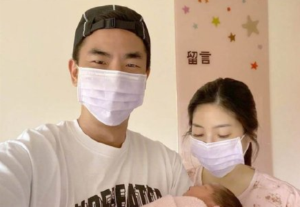 柯有伦宣布喜讯 周杰伦师弟39岁柯有伦喜当奶爸