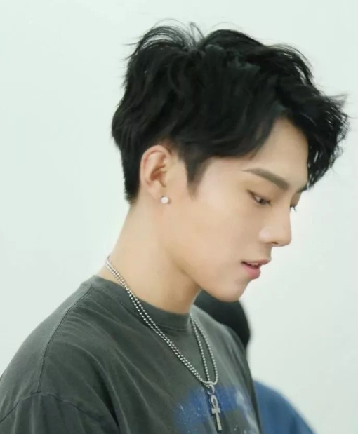 高嘉朗新歌《缘满》获70.86高分 登新歌榜第五名