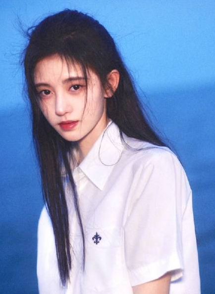 鞠婧祎“电梯门”事件被黑 首次发文回应：谢谢善良的人