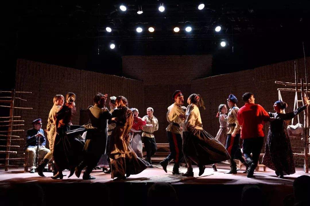 话剧《静静的顿河》