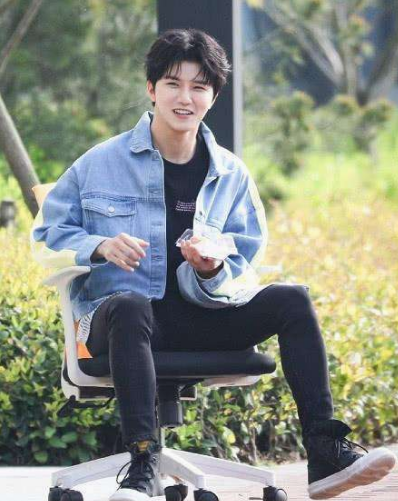 陆思恒新歌《BOSS》惊喜上线!登亚洲新歌榜第六名