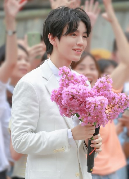 王俊凯新歌《Beautiful》惊喜上线!为所有女生而唱