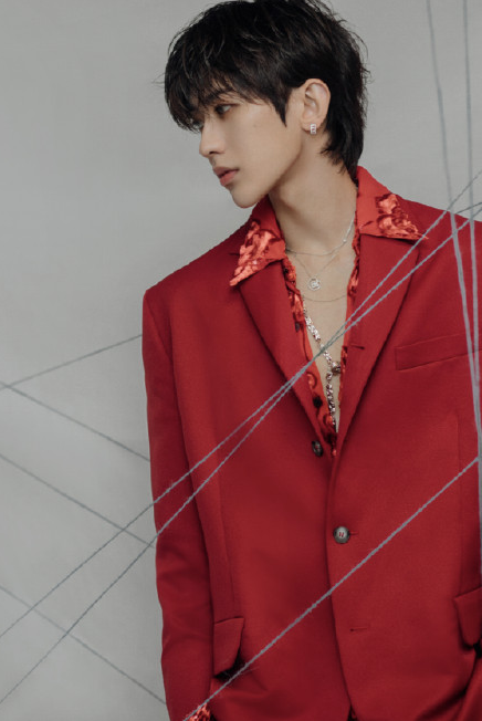 蔡徐坤《情人》歌词遭魔改 “情人”变“晴日”